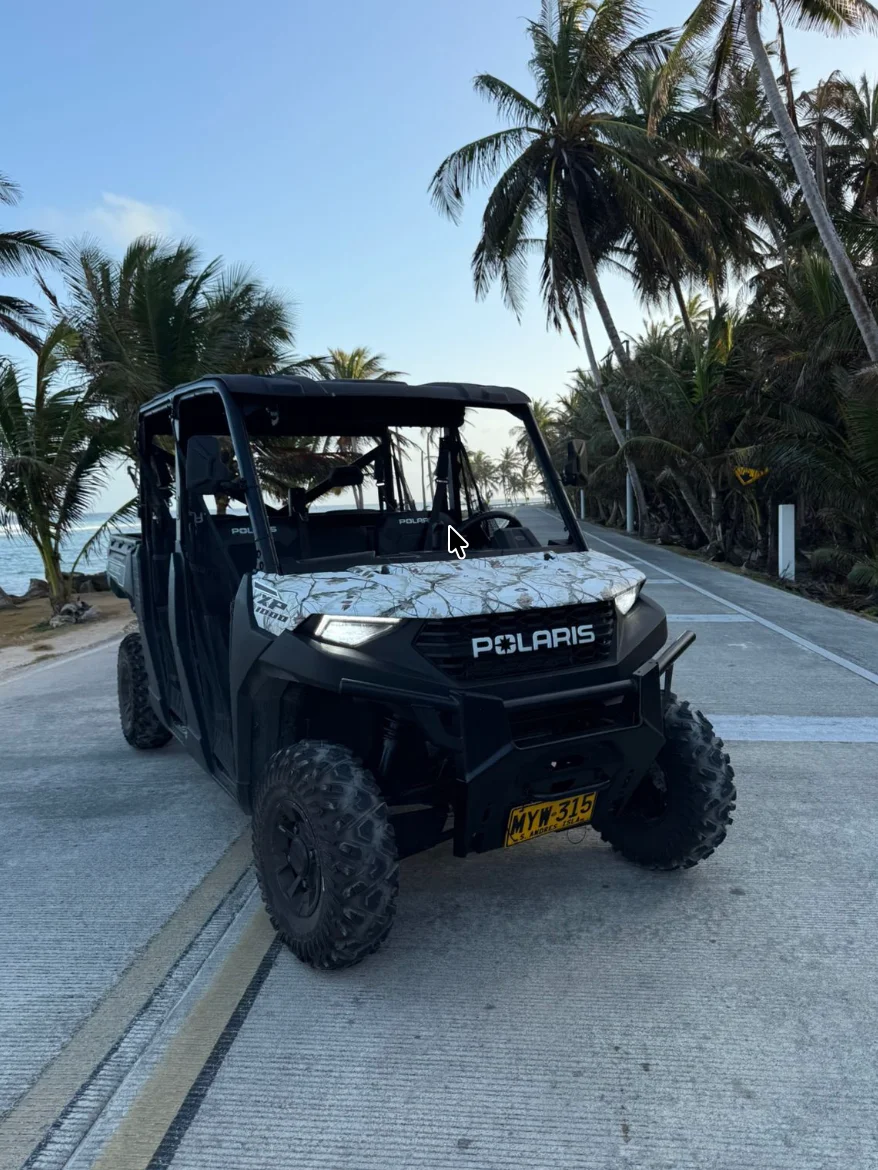 Mula Polaris 1000 con sonido 6 puestos